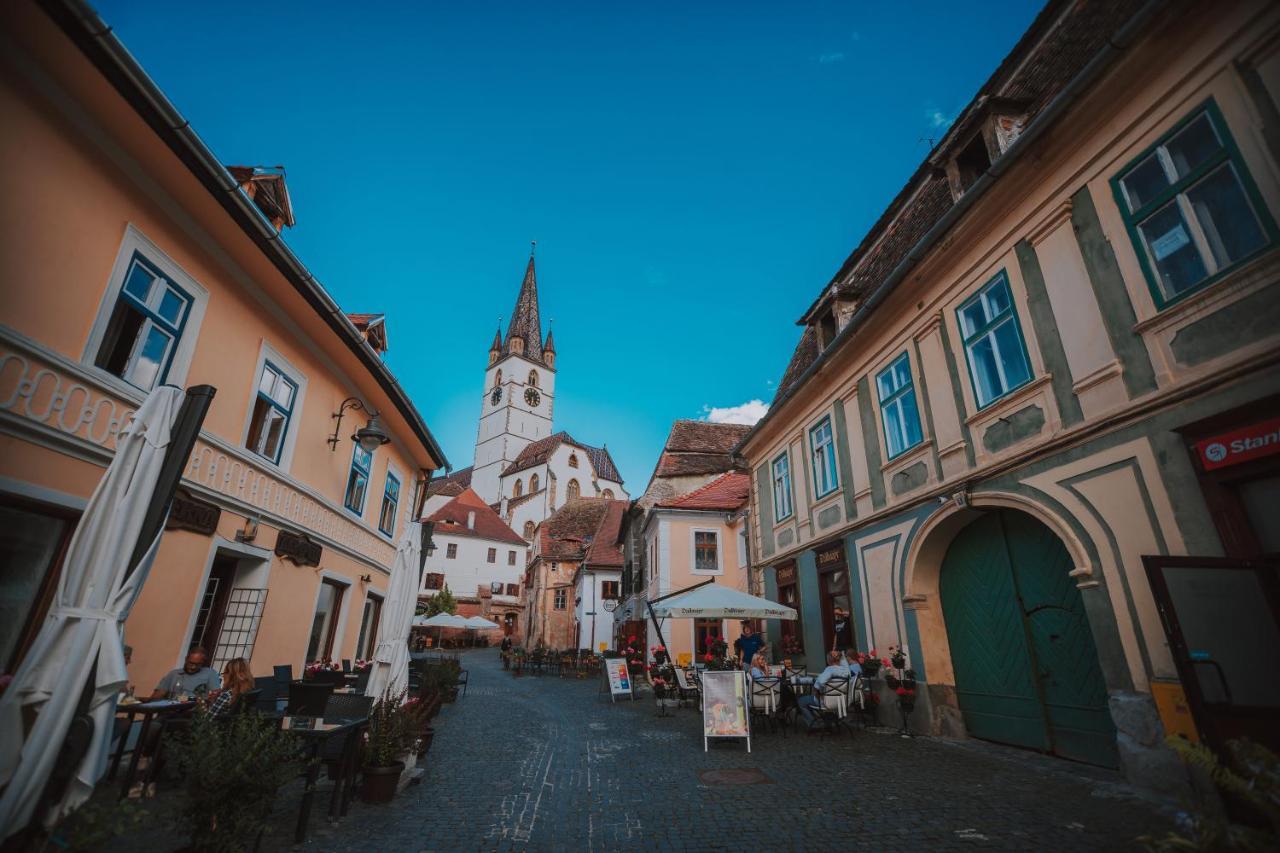 Authentic Old Town Retreat Apartment Sibiu Exterior photo